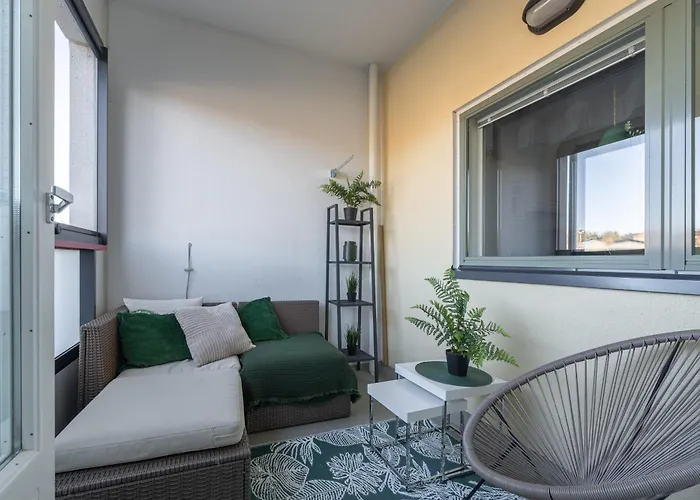 شقة Homelike 1Br With Sauna & Free Parking